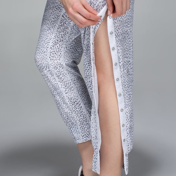 Lululemon LAB translucent breakaway joggers. - Picture 6 of 6